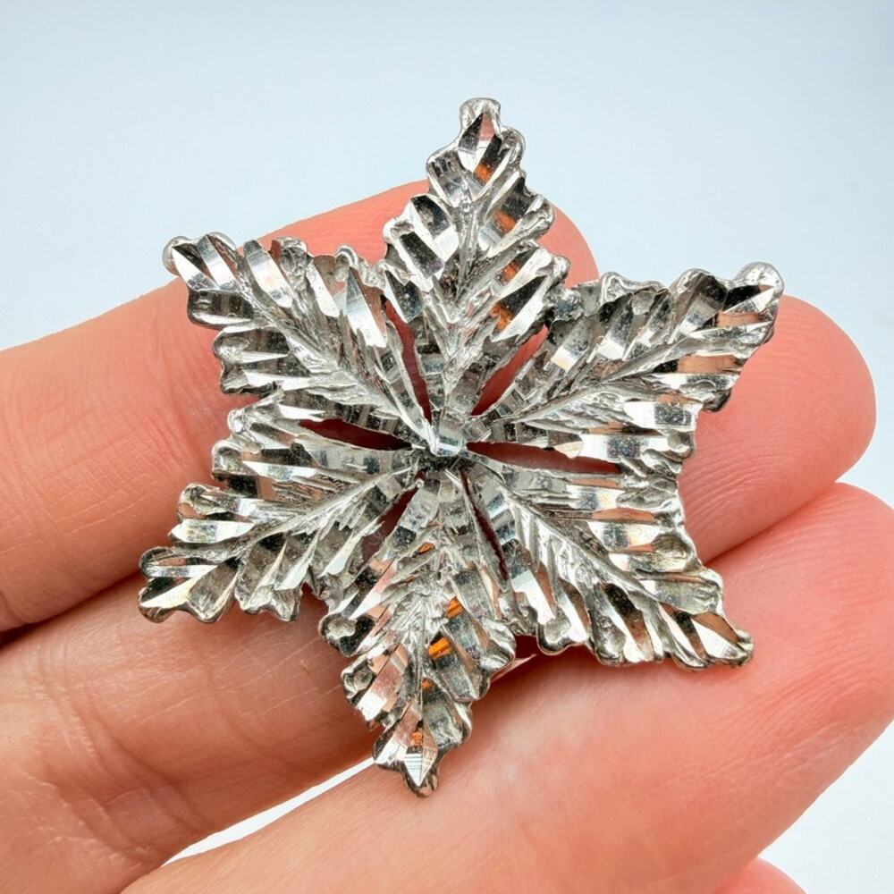 Vintage Signed Jack Hill 925 Sterling Silver Snowflake Diamond Cut Brooch